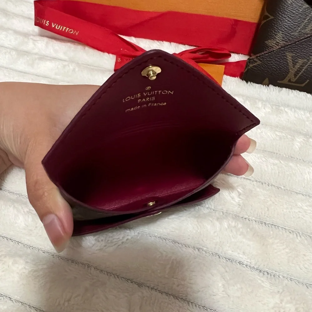 ✨SOLD✨ Louis Vuitton card case - Picture 6 of 8